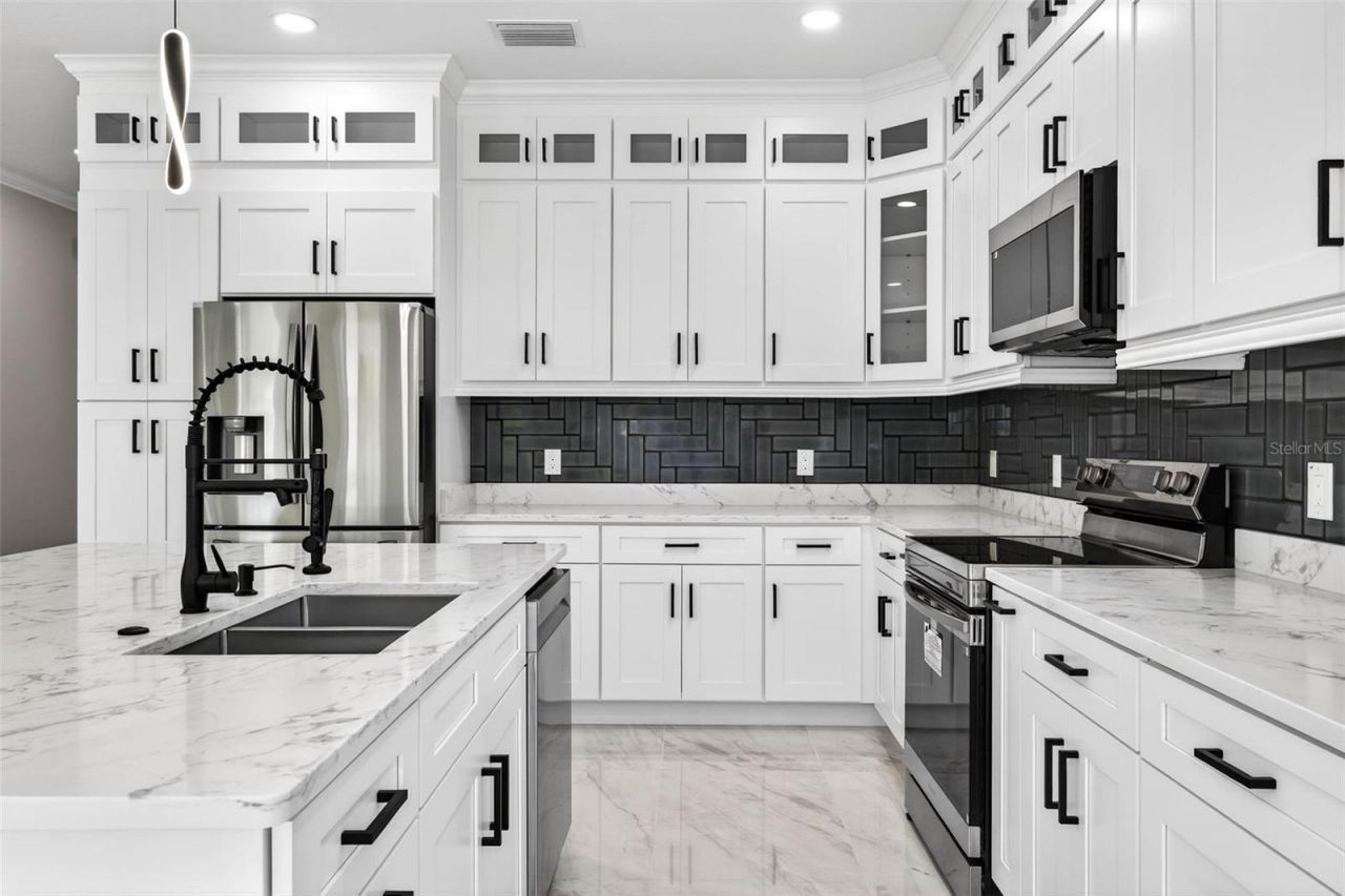 284 Roosevelt Avenue , Masaryktown, FL 34604 Photo