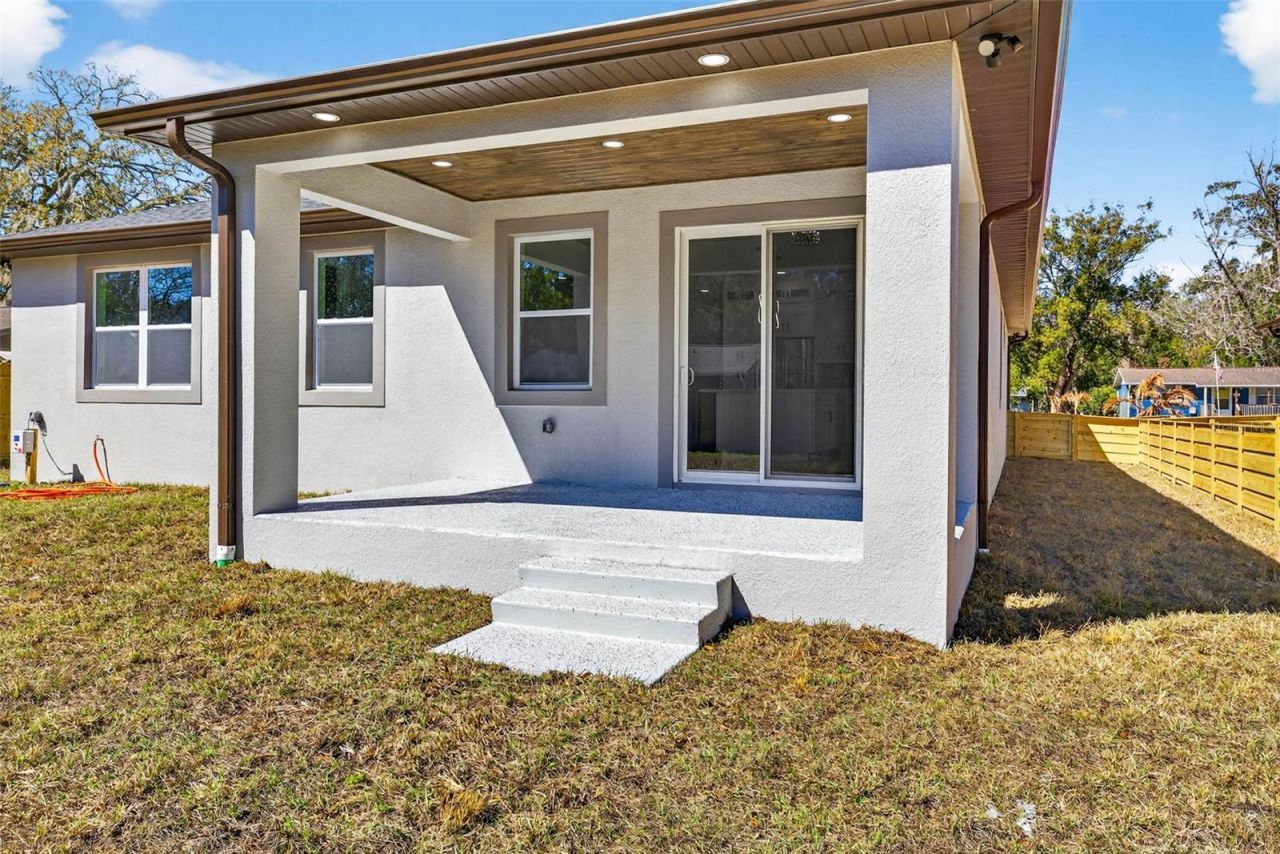 284 Roosevelt Avenue , Masaryktown, FL 34604 Photo