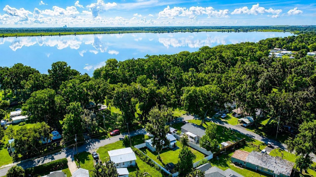1924 Cr 439c, Lake Panasoffkee, FL 33538 Photo