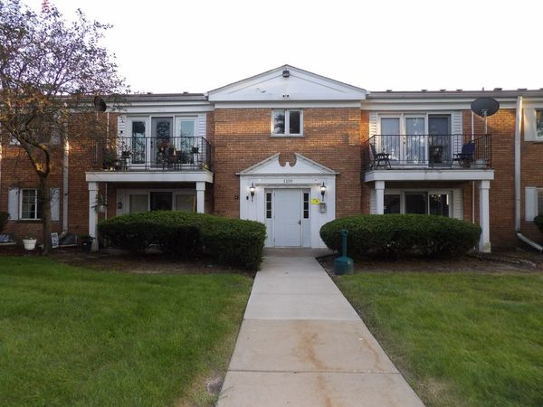 1100 N FARNSWORTH Avenue , Unit 2A, Aurora, IL 60505