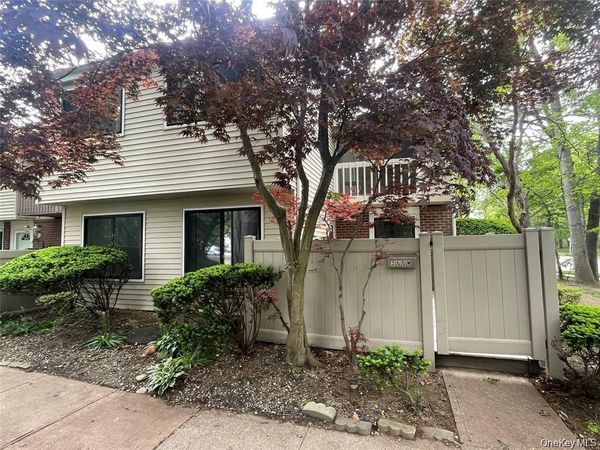 200 Springmeadow Drive , Unit M, Holbrook, NY 11741