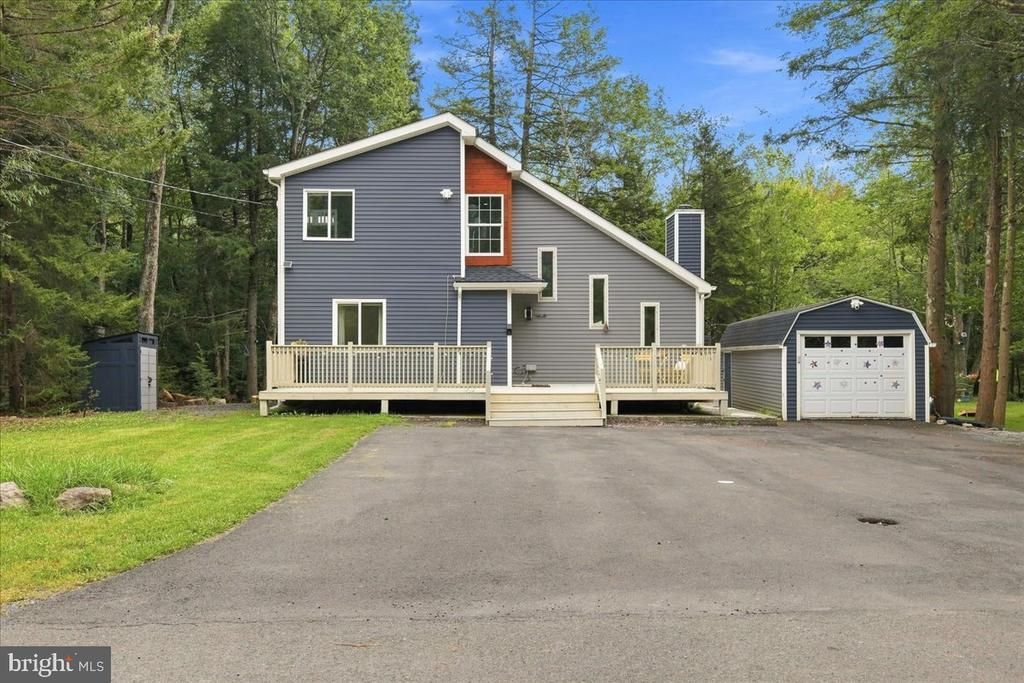 5121 EAGLE PLACE , POCONO SUMMIT, PA 18346