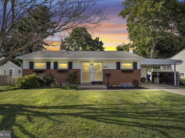 609 E COOVER STREET, MECHANICSBURG, PA 17055