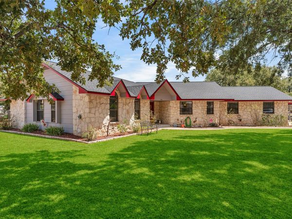 106 N Greenwood DR, Buchanan Dam, TX 78609