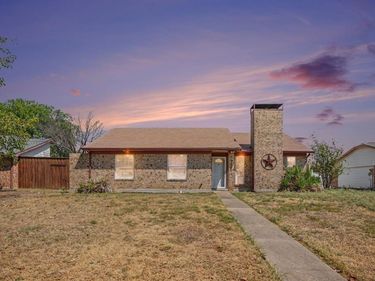 711 Valley Hill Road , Duncanville, TX 75137