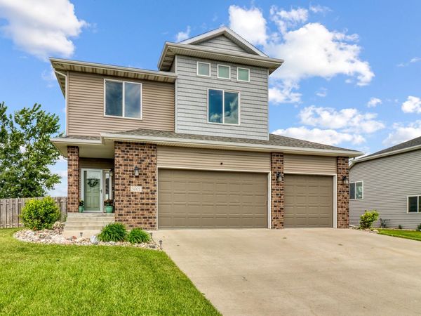 5001 44th Street S, Fargo, ND 58104