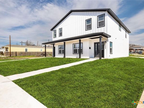 600 Kimbro Street , Taylor, TX 76574