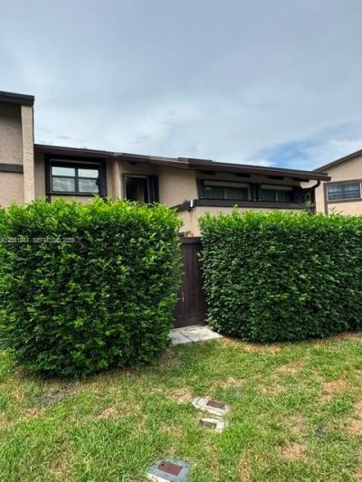 1840 Bayberry Dr , Pembroke Pines, FL 33024 Photo