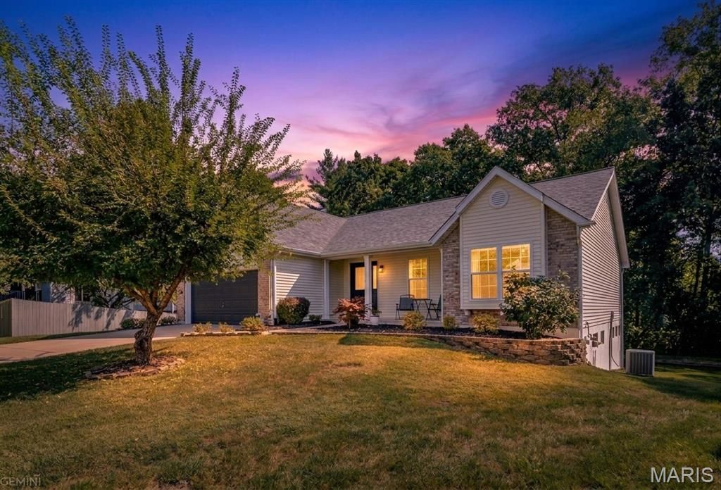 42 Arborshadow Court , Saint Peters, MO 63376 Main Photo
