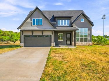1316 Shawnee Trail , Granbury, TX 76048