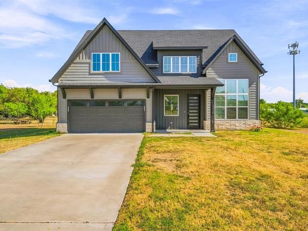 1316 Shawnee Trail , Granbury, TX 76048