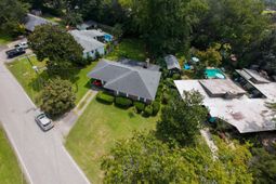 53 Chadwick Drive photo 4