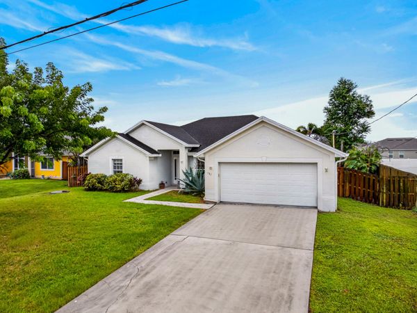 782 SW Crean Terrace, Port St. Lucie, FL 34953