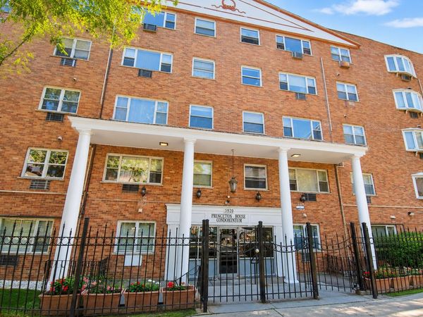 5920 N Kenmore Avenue , Unit 202, Chicago, IL 60660