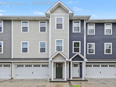 204 Oakwood Street, Holly Village, Mi 48442