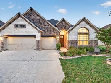 2307 Sam Street , Mansfield, TX 76063