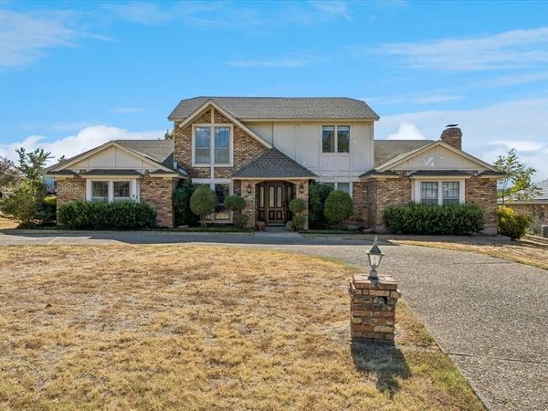 3901 Diamond Loch W, North Richland Hills, TX 76180