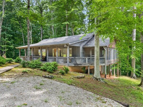 1110 Cherokee Rd, Byrdstown, TN 38549
