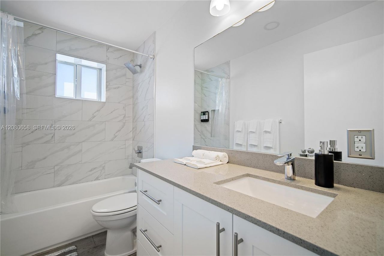 836 NW 33rd Ave , Unit A, Miami, FL 33125 Photo