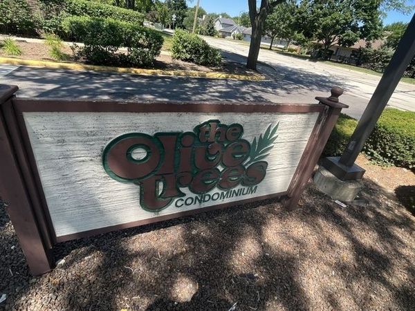 108 E Bailey Road, Unit A, Naperville, IL 60565