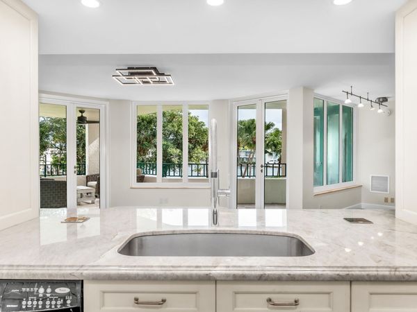 100 SE 5TH Avenue, Unit 202, Boca Raton, FL 33432