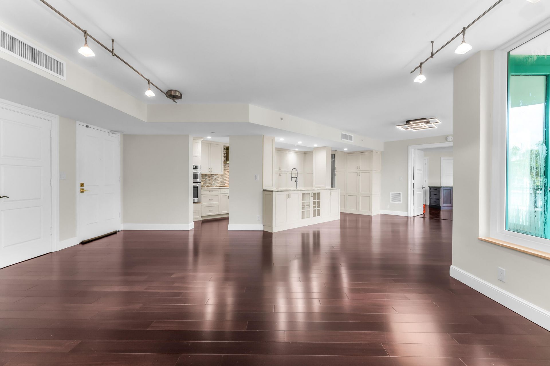 100 SE 5th Avenue, Unit 202, Boca Raton, FL 33432 Photo