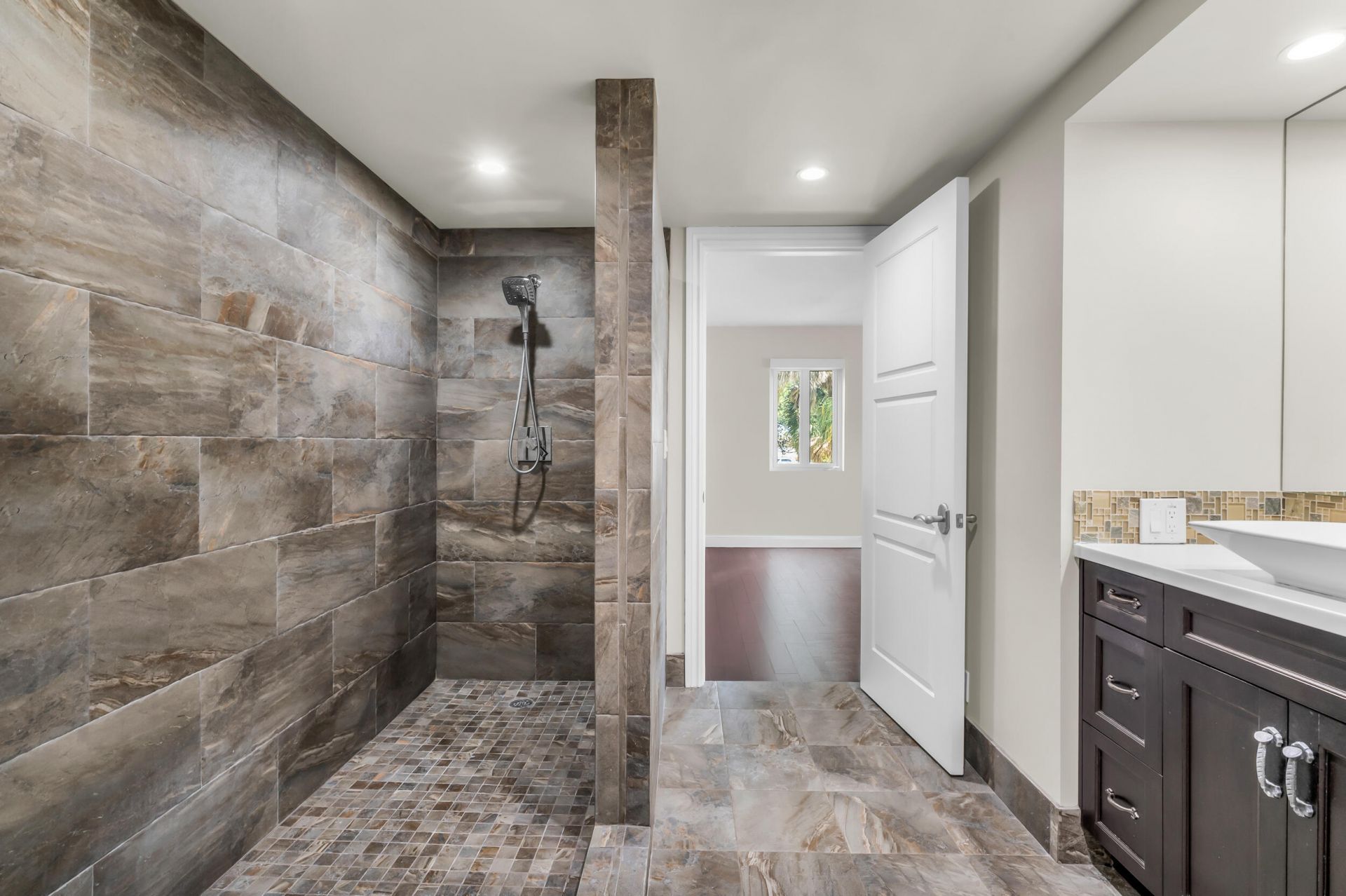 100 SE 5th Avenue, Unit 202, Boca Raton, FL 33432 Photo
