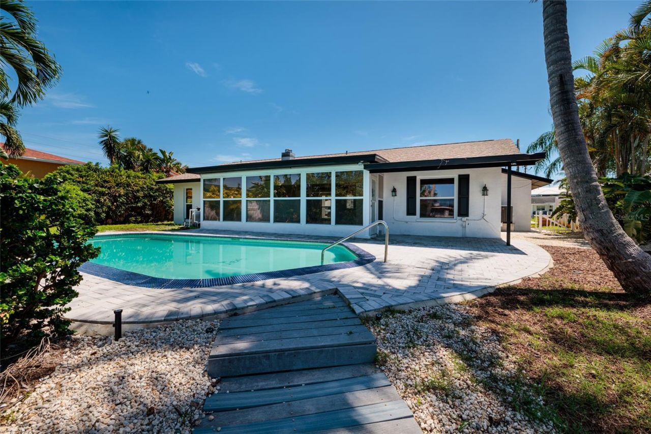 3960 13th Way Ne, Saint Petersburg, FL 33703 Photo