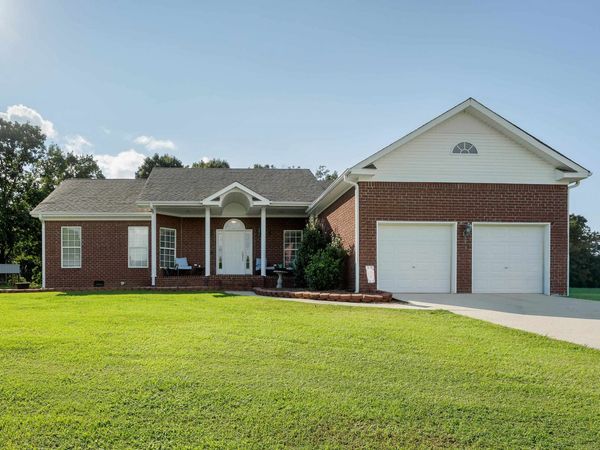 230 Dawn Dr, Florence, AL 35633