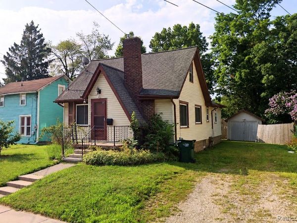 1520 E Oakland Avenue , Lansing, Mi 48906