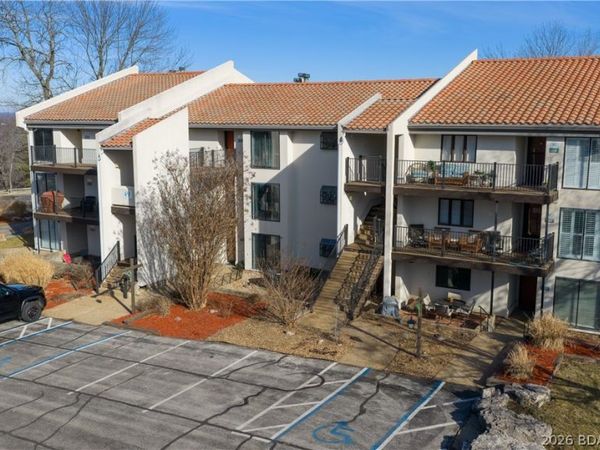 49 E. Casa Seville Drive, Unit 170, Lake Ozark, MO 65049