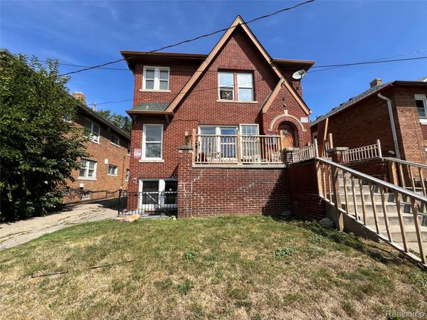 74 Newberry Street , Pontiac, Mi 48341