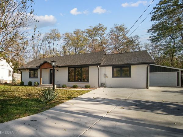 66 Mionske Drive, Lake Zurich, IL 60047