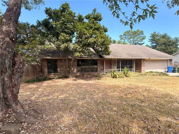 2642 Golden Oaks Drive , Fayetteville, AR 72703