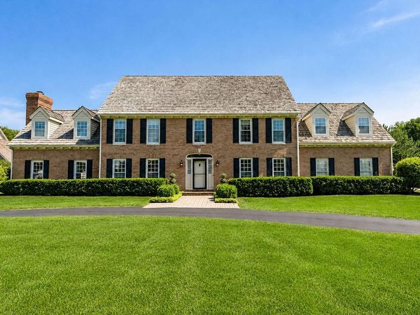 10434 N Haddonstone PLACE, Mequon, WI 53092