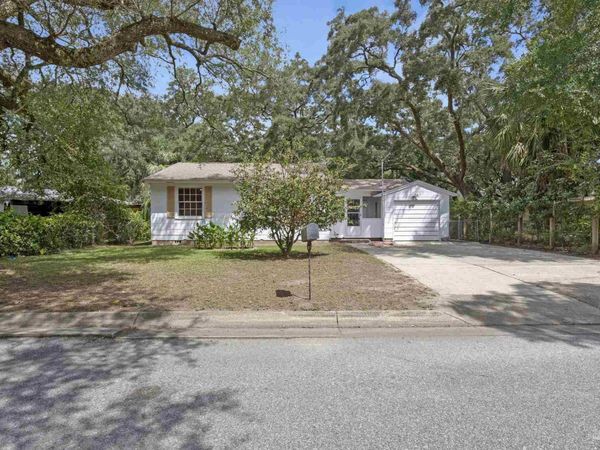 12 Dewitt Dr, Pensacola, FL 32507