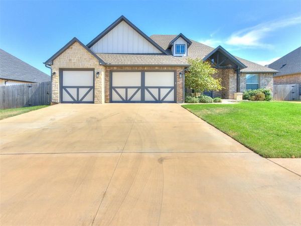 1124 Colonial Avenue, Tuttle, OK 73089