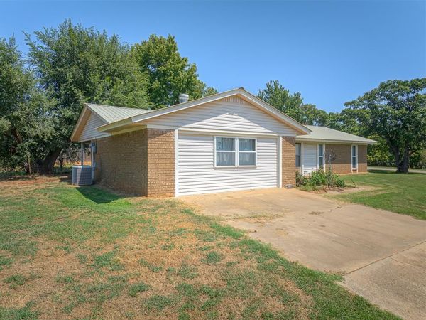 116 S Cimarron Drive, Perkins, OK 74059