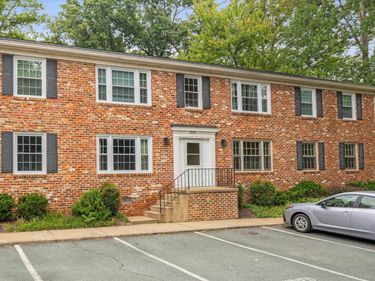 2404 BARRACKS CT, Unit 1, Charlottesville, VA 22901