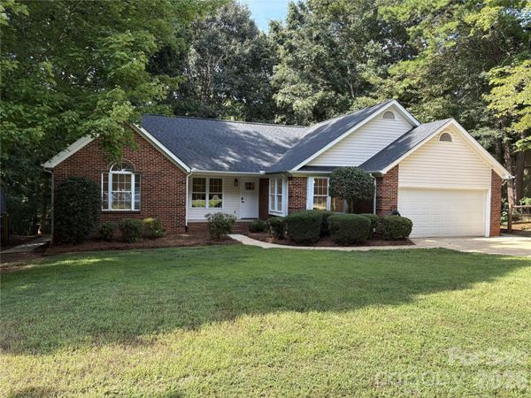 13800 Woody Point Road , Charlotte, NC 28278