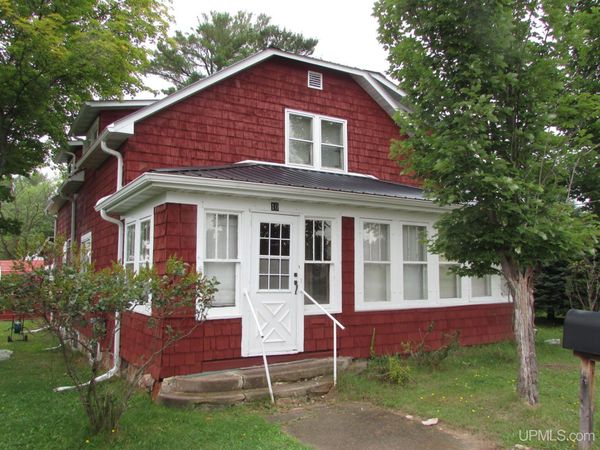 10 W Eastern Avenue, L'anse, MI 49946