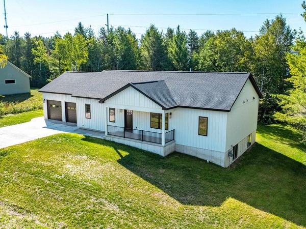 602 Oaklawn Drive, Hancock, MI 49930