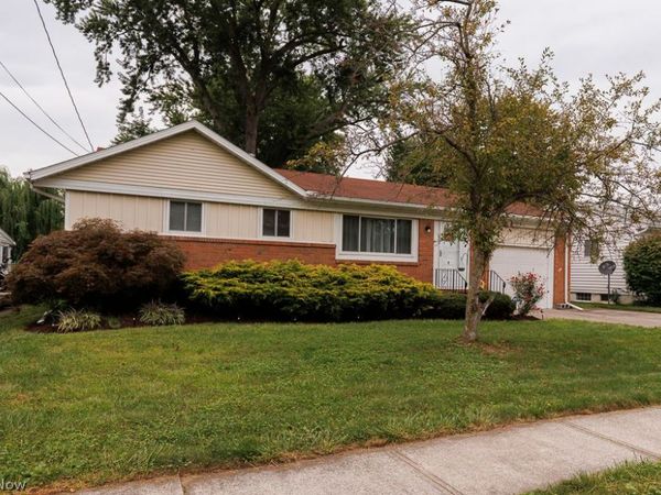 918 Sherwood Drive , Elyria, OH 44035