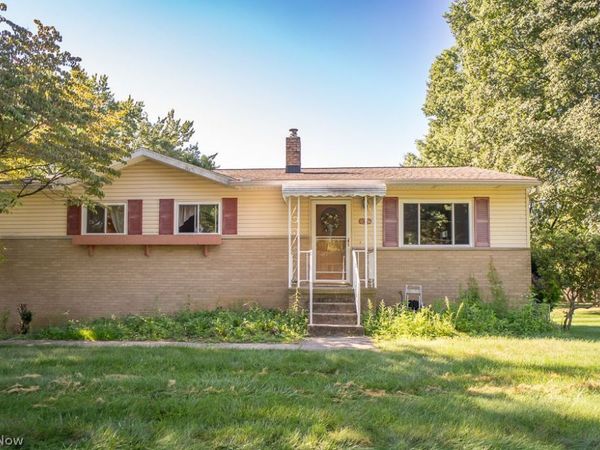 564 Neptune Drive , Uniontown, OH 44685
