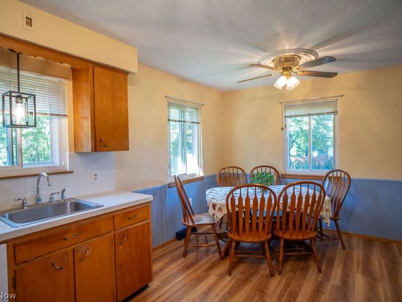 564 Neptune Drive, Uniontown, OH 44685 Photo 12