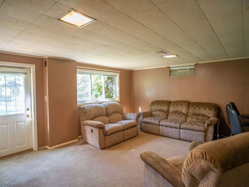 564 Neptune Drive, Uniontown, OH 44685 Photo 24