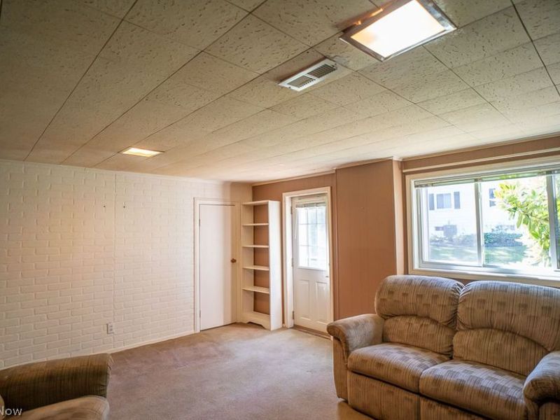 564 Neptune Drive, Uniontown, OH 44685 Photo 27