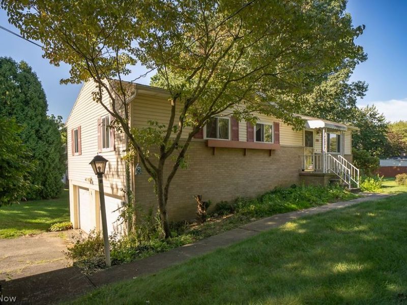 564 Neptune Drive, Uniontown, OH 44685 Photo 3