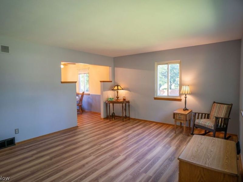 564 Neptune Drive, Uniontown, OH 44685 Photo 7