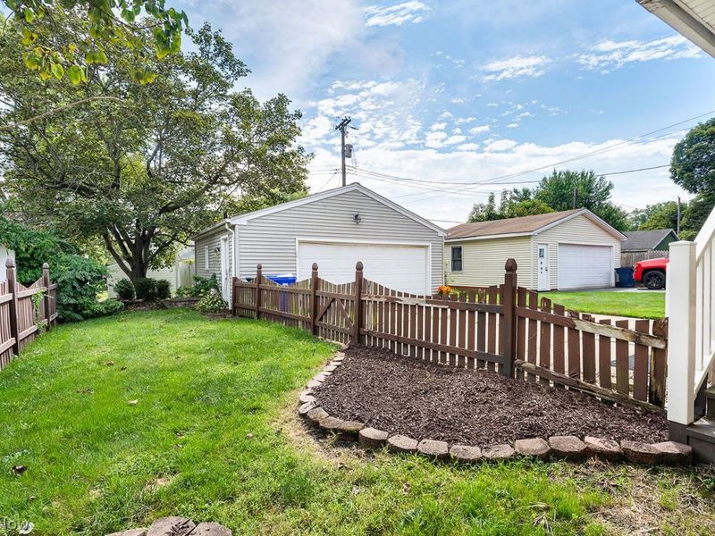 419 Hayes Avenue, Mc Donald, OH 44437 Photo 12